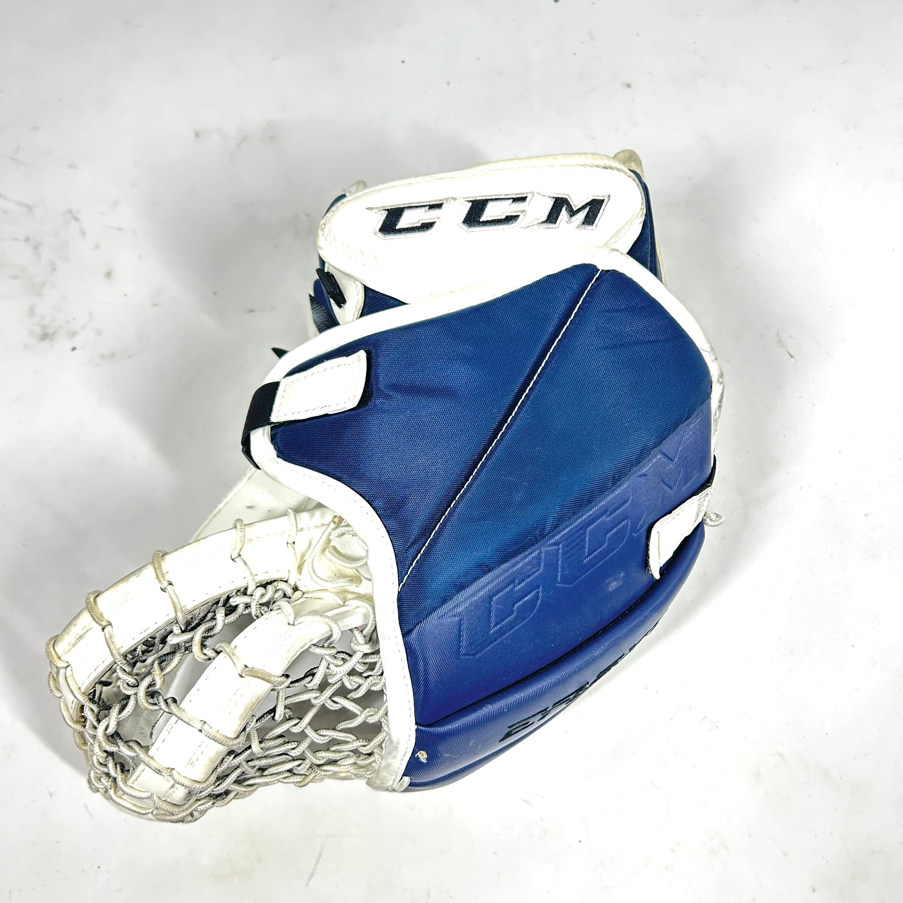 CCM Extreme Flex 5 - Gant de gardien de but Pro Stock d'occasion (blanc/bleu marine)